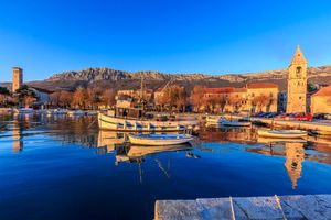 Uhićeni kradljivci donjeg rublja i kozmetike po Kaštelima