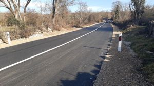 Poginuo suvozač, a vozač teško ozlijeđen u teškoj prometnoj nesreći na Krku