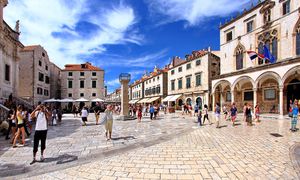 Bogati biznismen iz Dubaija poželio privatizirati Stradun