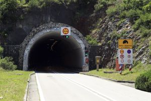 TEŠKA PROMETNA NA HVARU Jedna osoba helikopterom prevezana u KBC Split