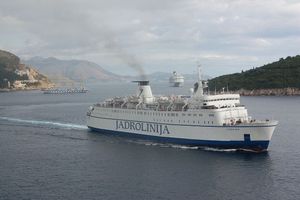 ODLAZAK DUBROVNIKA Na posljednjoj plovidbi u floti Jadrolinije, pozdravit će svoj grad i Dubrovčane