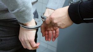 Uhićena osoba koja se dovodi u vezu s požarom vozila u Cresu