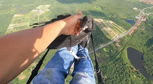 VIDEO Sup odlučio odmoriti na paraglajderu