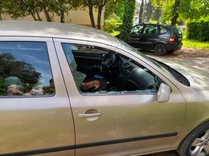 Zbog Dinamove zastavice dvojica u Zadru kamenovala automobil