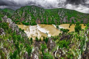 KAKAV PRIZOR Najsjevernija dalmatinska rijeka grmi kroz svoj kanjon