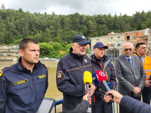 Božinović u Obrovcu: "Talog se stvara godinama, ako nećemo odmuljivati Zrmanju, gdje ćemo završiti s tim zidovima u visini?"