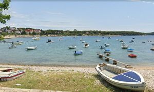 Pijani Srbin gađao kamenjem brodicu u Puli pa napao vlasnika