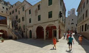 Bugarin po Šibeniku kupovao donje rublje i suvenire lažnim eurima