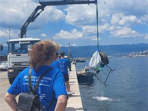 MORE SPAJA Ajkule organizirali eko-akciju čišćenja podmorja riječke luke