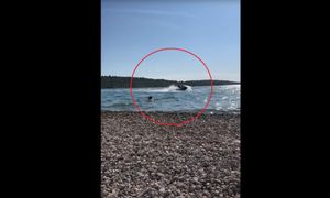 Austrijanac divlja skuterom u Pirovcu samo nekoliko metara od dječjih glava!