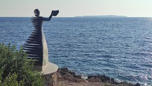 VIDEO Spomenik ženi pomorca, simbol čežnje, iščekivanja i vjernosti