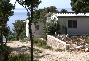 'Divlja' gradnja - Zašto plaćati kad možete kampirati besplatno?