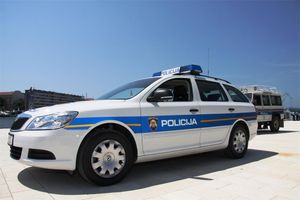 Istarska policija uhitila dvojicu muškarca zbog snimanja djece u kampu
