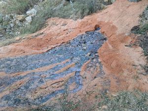 Kod kupališta na Visu cure fekalije