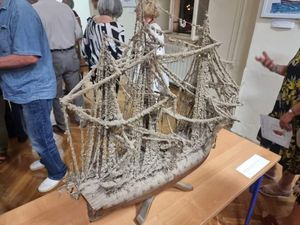 U Veloj Luci otvorena izložba "Punim jedrima-crteži Iva Vlašića i makete luških brodomodelara"