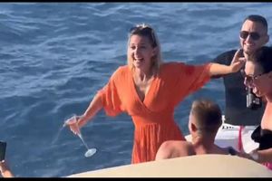 Prva prosidba u povijesti održavanja Mrduje - Rekla je DA!