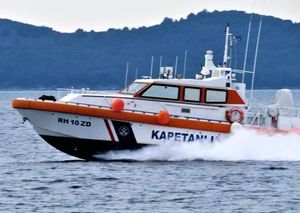 Kod Vrsara i otočića Galešnjaka spašeni brodolomci, među njima i više djece!