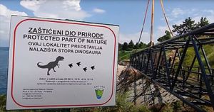 Željezni most preko zaštićenih stopa dinosaura u Savudriji