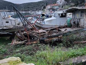 Načelnik Marčane: “Olupine starih brodica u Krničkom portu uklonit će se krajem rujna”