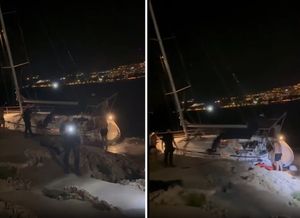 VIDEO Olujna bura nasukala usidrenu jedrilicu u Makarskoj