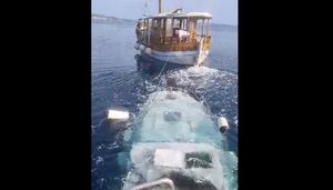 Spašavanje i šteta na ribarskoj brodici iz Sali u koju je udario nepoznati gumenjak