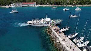 VIDEO IZ ZRAKA Veličanstven ispraćaj 68-godišnjeg Tijata