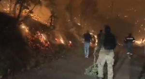 VIDEO Na grčkom otoku vatra guta sve pred sobom, tisuće ljudi evakuirano