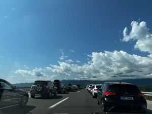 Gužve na granicama, HAK upozorava na situaciju na cestama