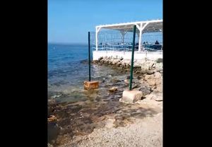 Što rade ograde u moru kod Petrčana?