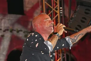 Nakon gotovo dvadeset godina Arena ponovno pjevala uglas s talijanskom legendom