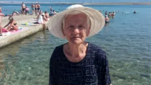 Baka Marija s 89 godina prvi put došla na more pa poručila: "Ako ste u mogućnosti, idite na more i uživajte!"