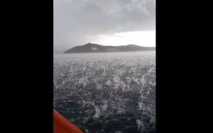 Tuča i pijavica uhvatile ribara nasred Limskog kanala