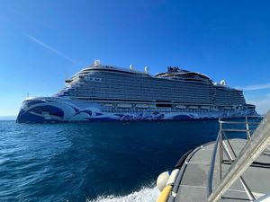 U Split uplovio golemi kruzer Norwegian Viva, jedan od najvećih koji je pristao u taj grad
