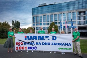 Greenpeaceov prosvjed ispred sjedišta INA-e: 1001 noć na dnu Jadrana!