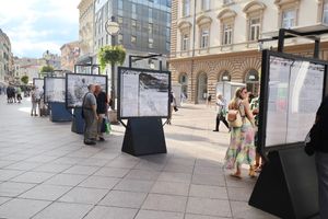 Izložba na riječkom Korzu - Talijanski koncentracijski logori u Hrvatskom primorju 1941.-1943.