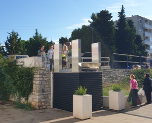 Platformski lift za osobe s invaliditetom, na pulskoj Verudi krenuo s radom