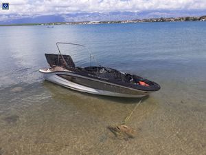 U Ninskom zaljevu izgorjela brodica