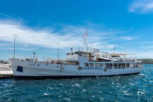 FOTO Jadrolinija se oprostila od Tijata koji danas stiže u svoj Šibenik: "Plovi bili brode i sretno ti bilo!"