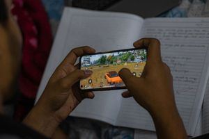 Splitski gradonačelnik objavio: "Učenici više neće smjeti koristiti mobitele u školama!"