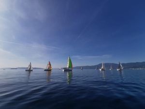 Više od 20 brodova tražilo vjetar u Riječkom zaljevu