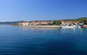 Po Pašmanu pijan vozio automobil s krivotvorenom registracijom