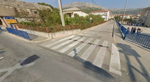 Nepoznati vozač ispred škole u Solinu oborio dijete i pobjegao, policija ga traži!