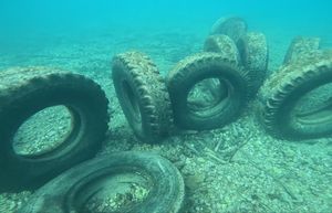 FOTO/VIDEO Iz podmorja Rabca izvučeno gotovo 4 tone automobilskih guma!