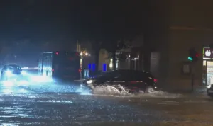 Obilna kiša u Rijeci, poplavljeni podrumi kuća i poslovnih prostora