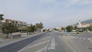 Nova teška prometna u Makarskoj u kojoj je sudjelovao motocikl, u Krilu Jesenice sudar dvaju automobila!