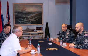 Pripadnik Hrvatske ratne mornarice na dužnosti u Zapovjedništvu skupine brodova SNMCMG-2
