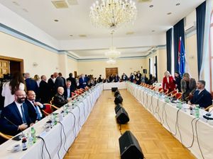 Na sastanku Otočnog vijeća u Zadru uručeni ugovori iz programa poticanja razvoja civilnog društva na otocima