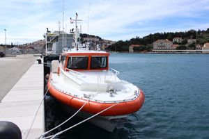 Dubrovačka brodica za hitnu pomoć nema svoju posadu: "Iz Lučke kapetanije odbijaju njome ići na intervencije, a češće idu naplaćivati kazne"