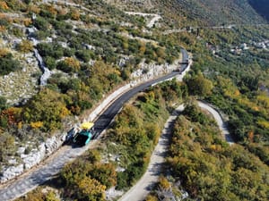 FOTO Obnavlja se i uređuje četiri kilometra duga dionica ceste od Dubravice do Trstenog