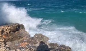 Tijekom noći bura će jačati na vrlo jaku i olujnu